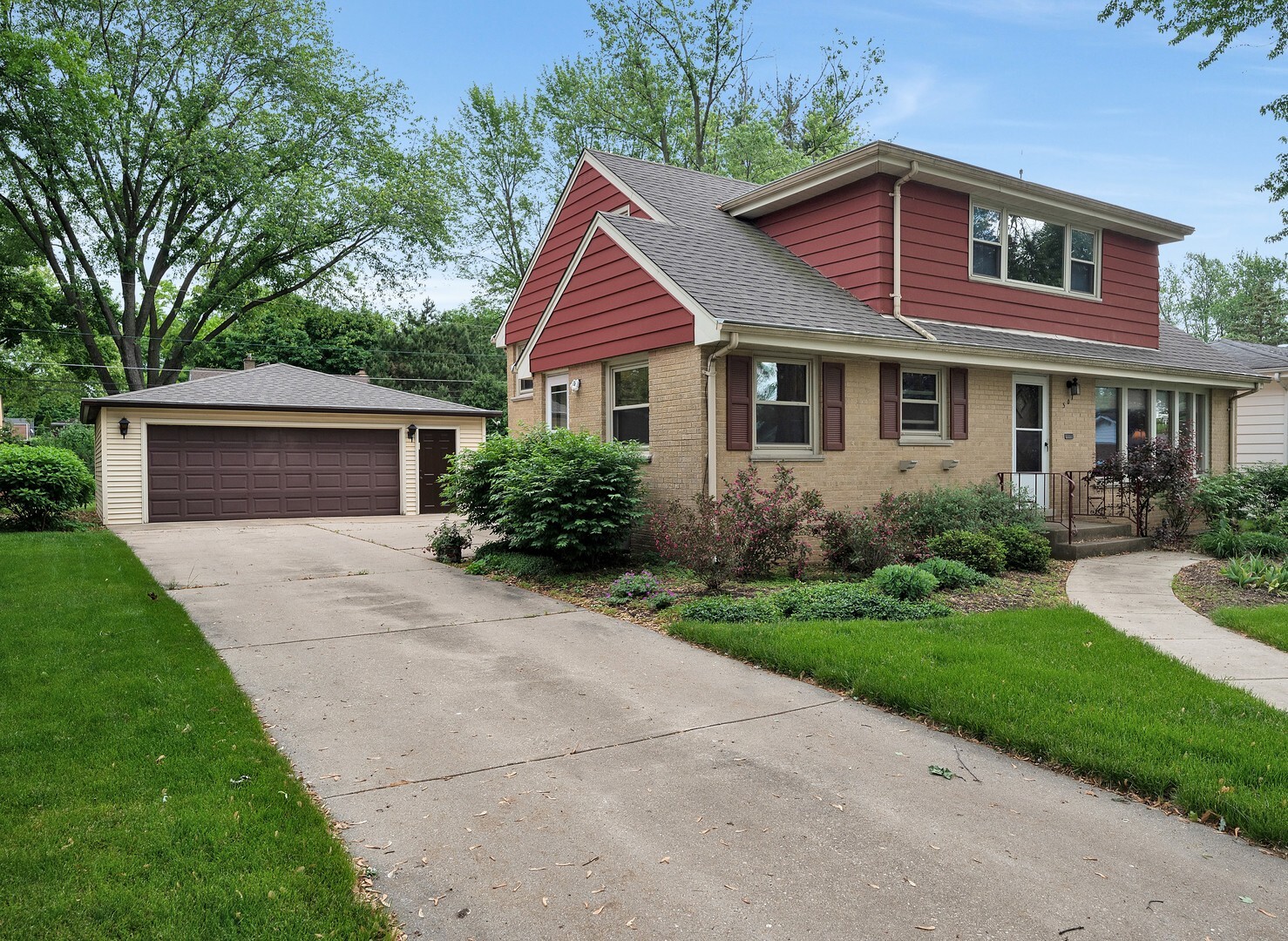 Property Photo: 507 S Waterman Avenue IL 60004