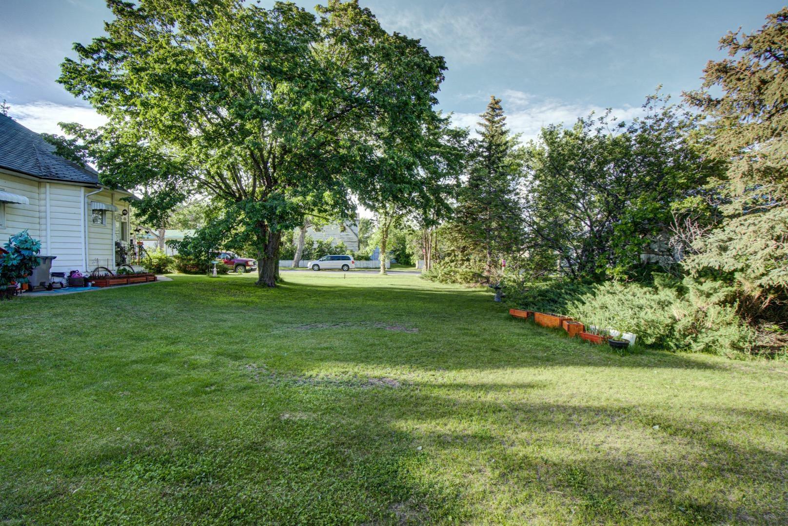 232 Lansdowne Street  Granum AB T0L 1A0 photo