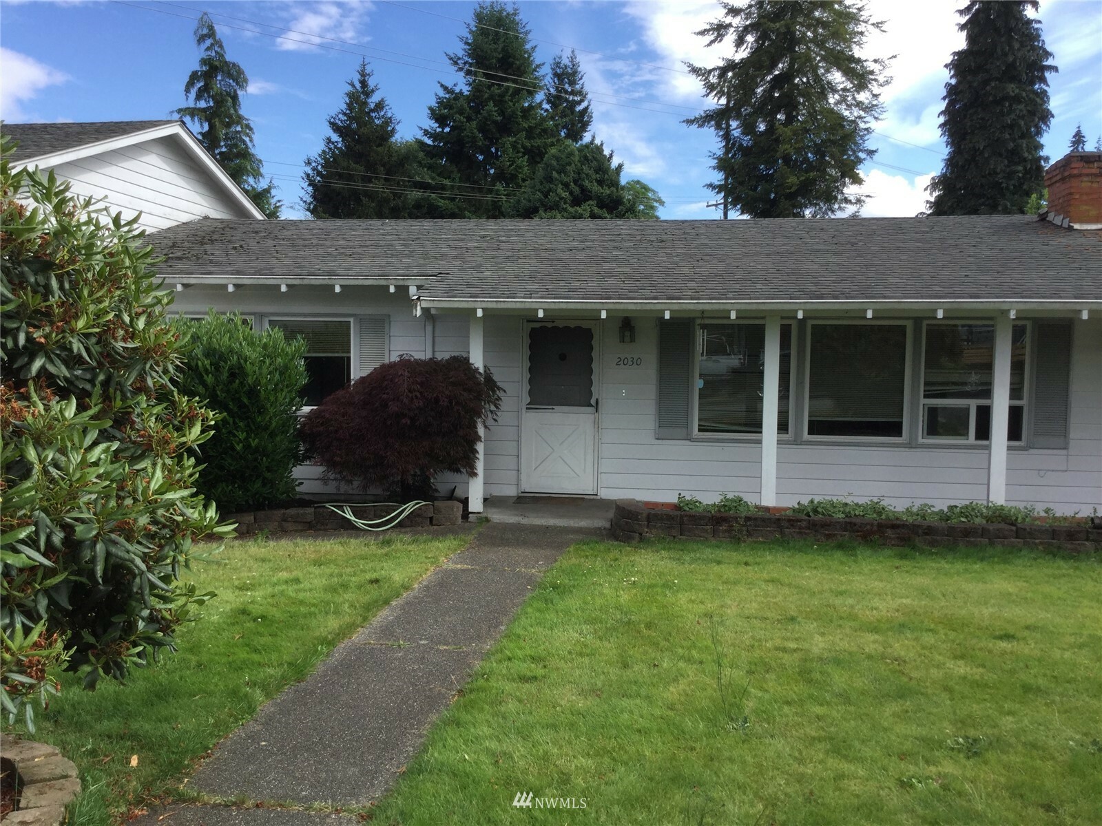 Property Photo:  2030 Pinehurst Avenue  WA 98203 