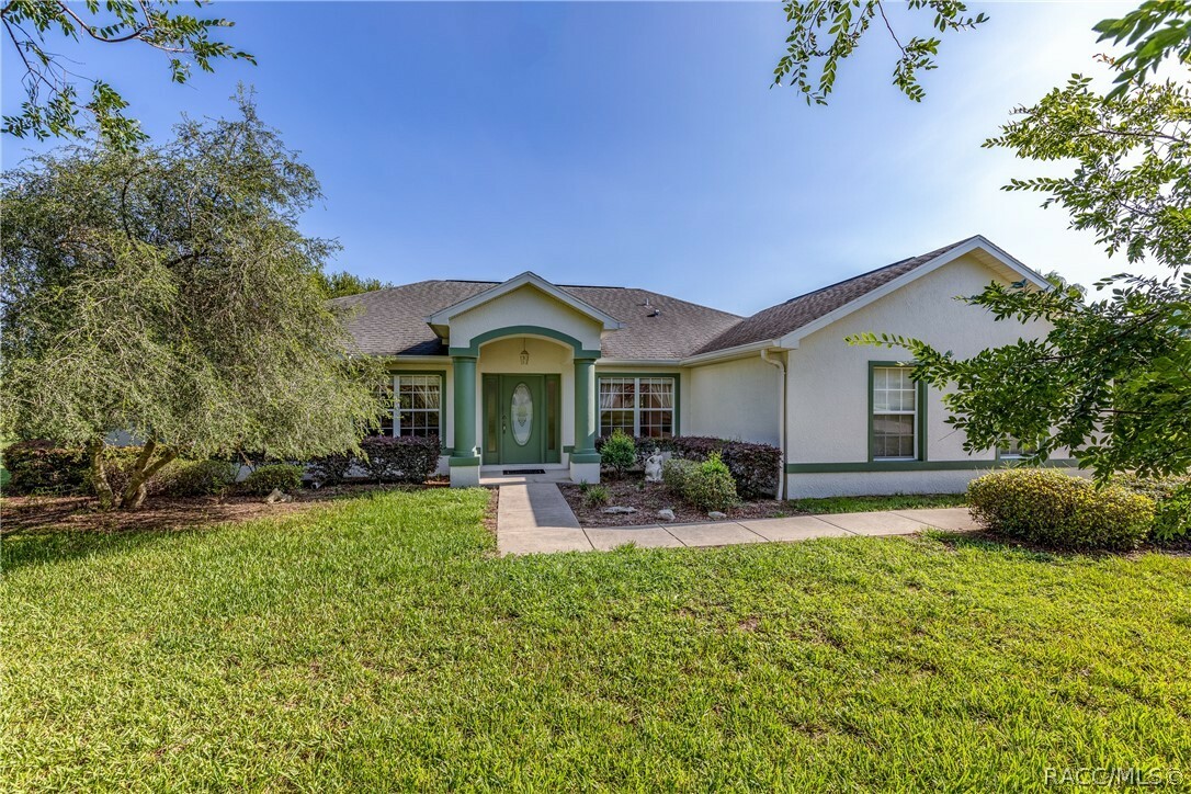 Property Photo:  651 E Charleston Court  FL 34442 