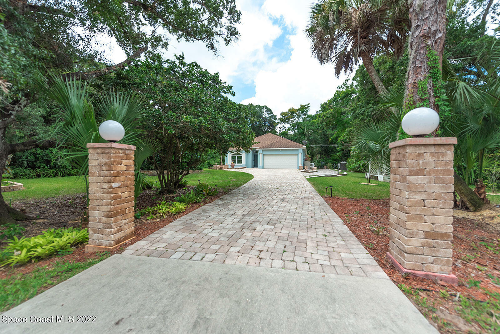 Property Photo:  6519 Flamingo Road  FL 32904 