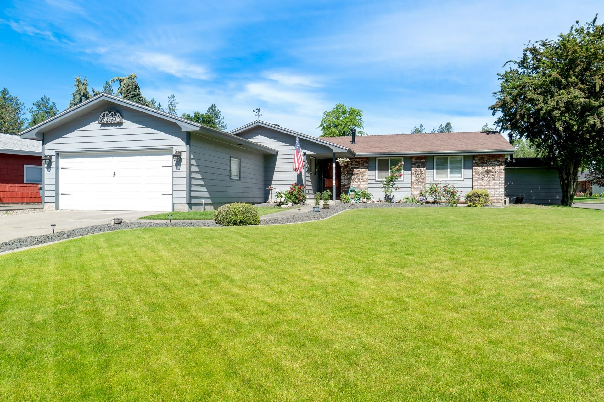 Property Photo:  11917 N Whitehouse St  WA 99218 