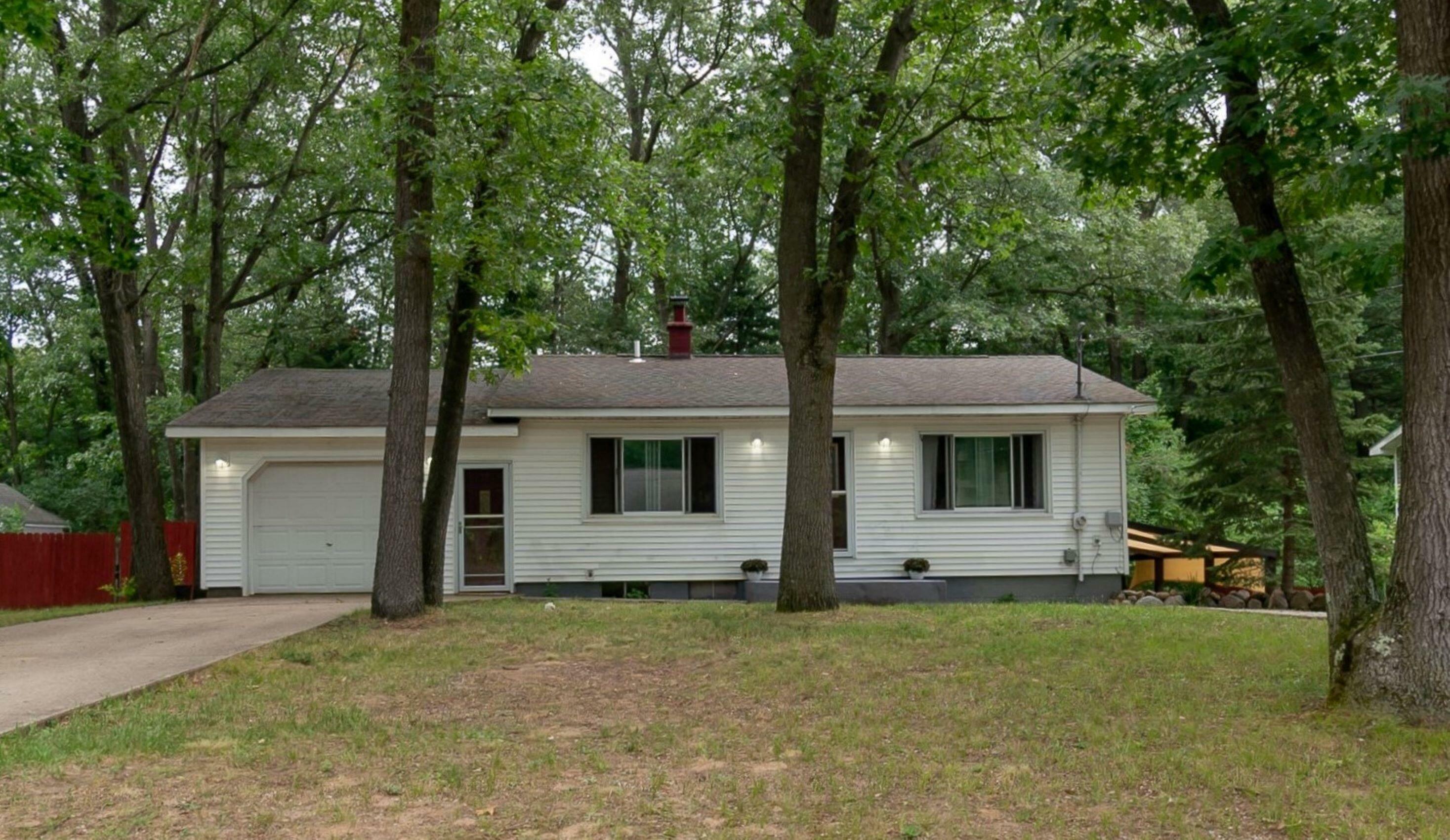Property Photo: 2054 Williamson Street MI 49445