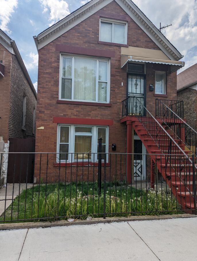 Property Photo:  2238 S Kostner Avenue  IL 60623 