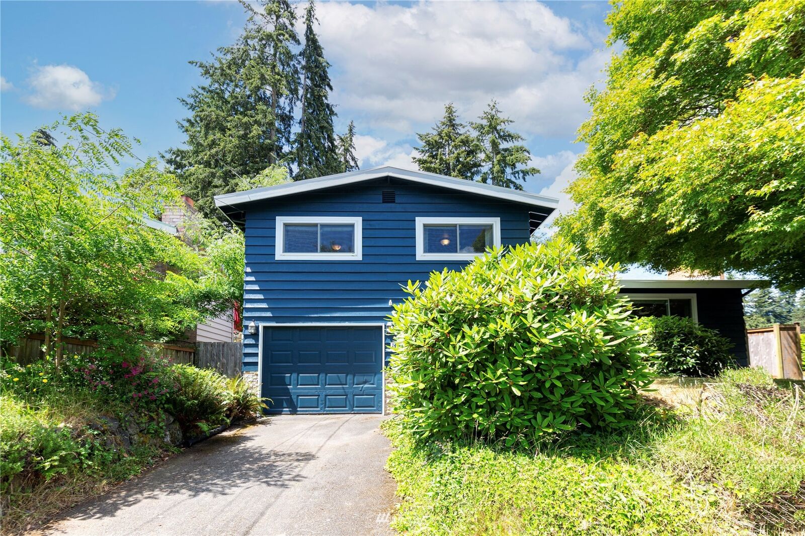 Property Photo: 14757 28th Avenue NE WA 98155