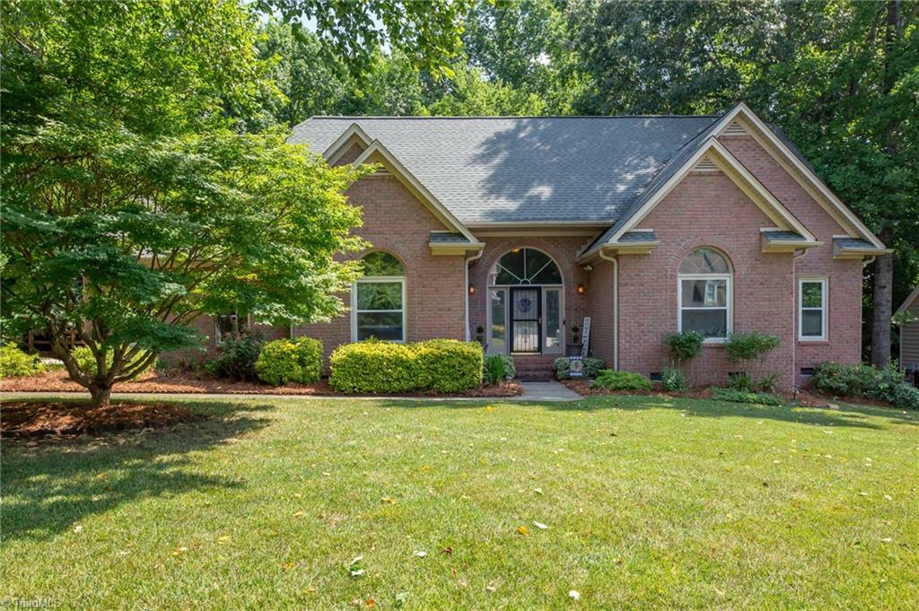 Property Photo:  5402 Highstream Court  NC 27407 