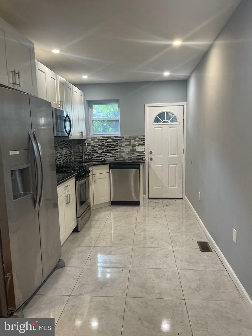 Property Photo: 1910 N Ringgold Street PA 19121