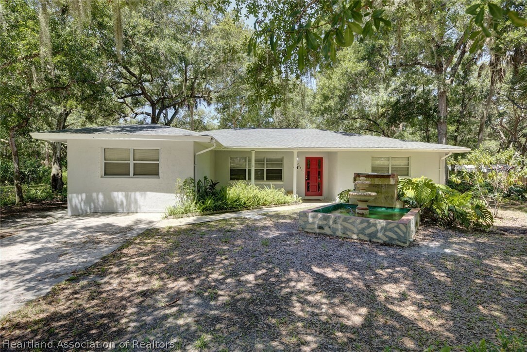 Property Photo:  2151 Oak Beach Boulevard  FL 33875 