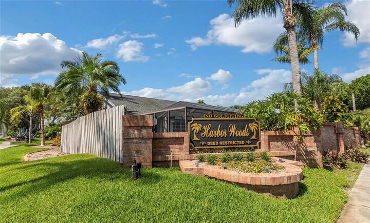 Property Photo:  4998 Harbor Woods Drive  FL 34683 
