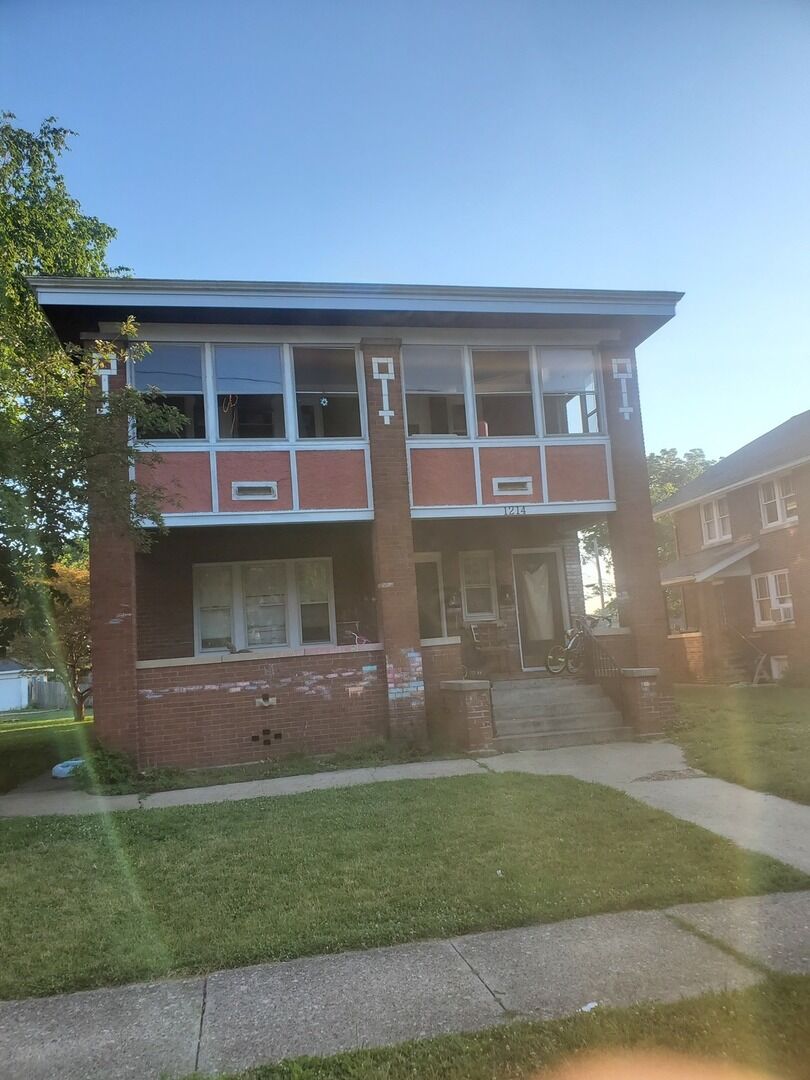Property Photo:  1214 16th Avenue  IL 61104 