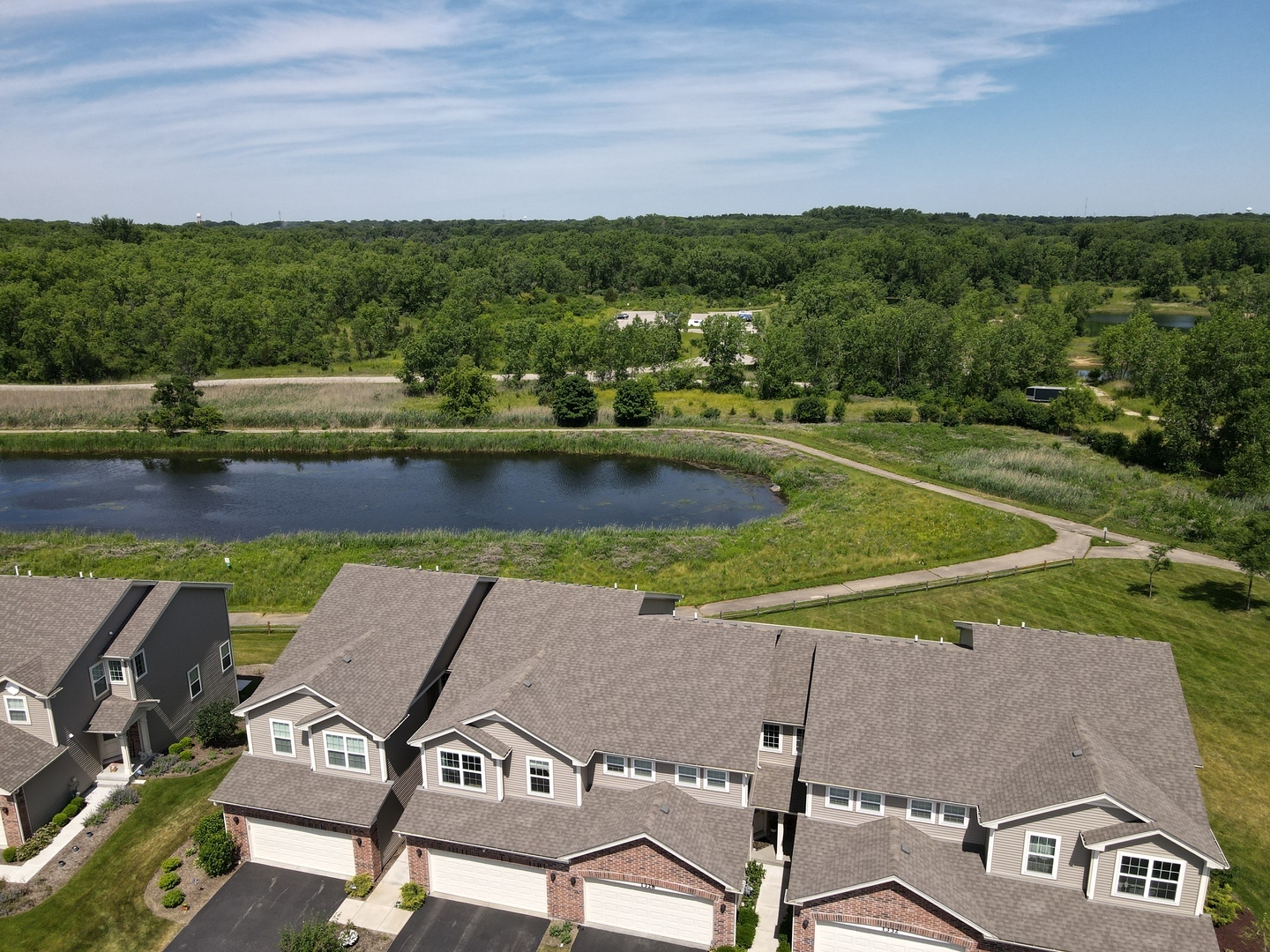 1324 Prairie View Parkway  Cary IL 60013 photo