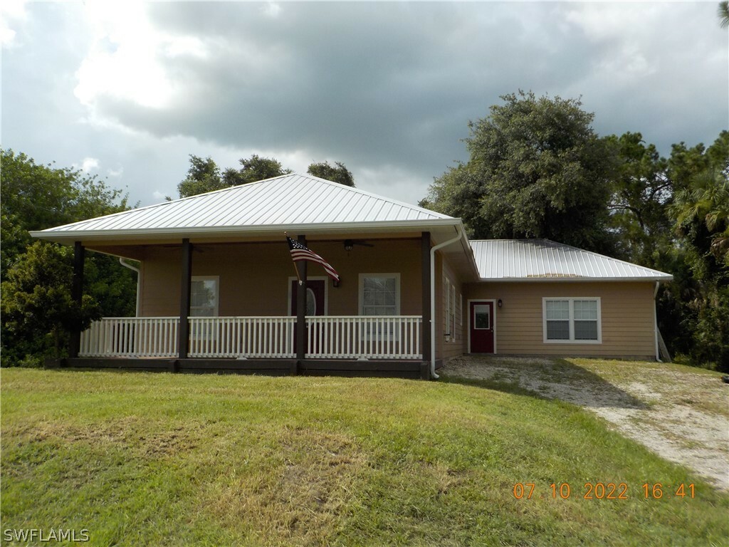 Property Photo:  8020 Sherwood Circle  FL 33935 