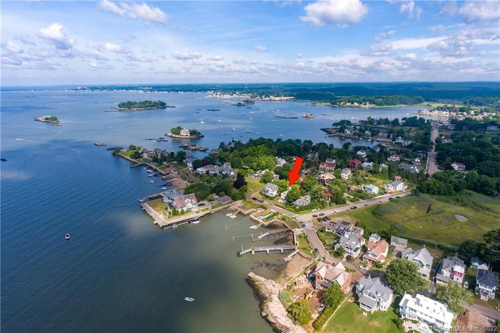 Property Photo: 8-11 Flying Point Road CT 06405