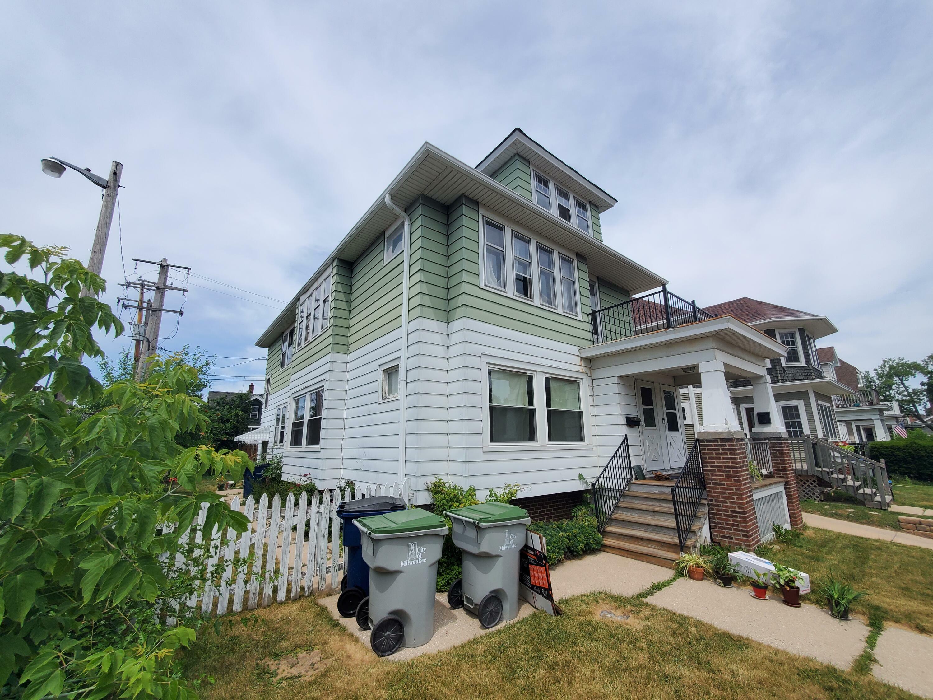 Property Photo:  1813 N 54th St  WI 53208 