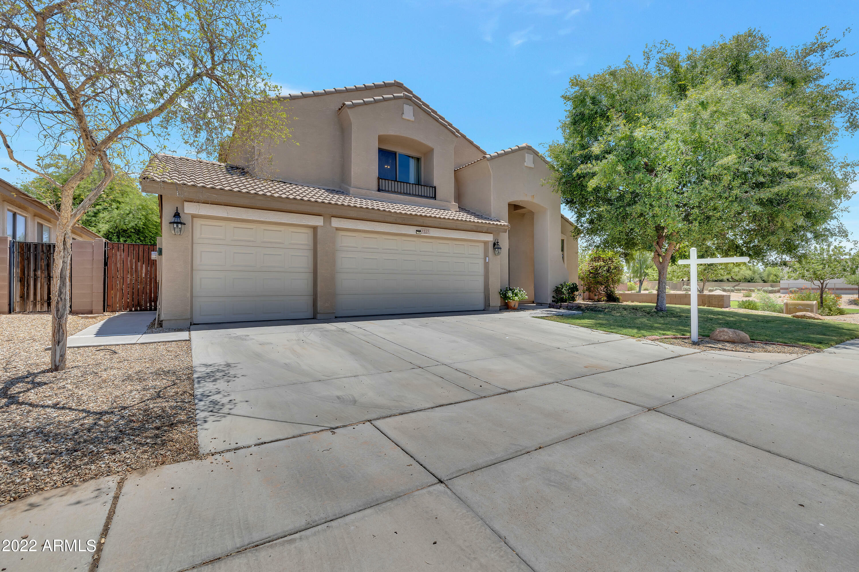 Property Photo:  1975 S 156th Drive  AZ 85338 