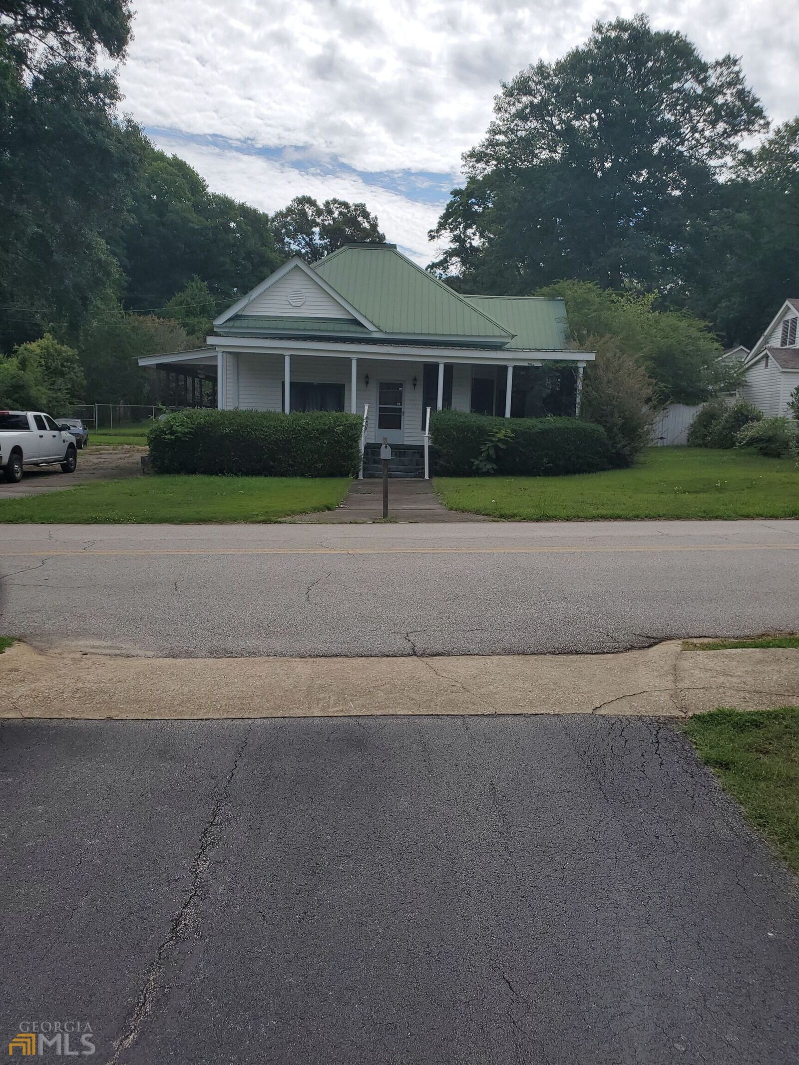 Property Photo:  213 Johnson Street  GA 30230 