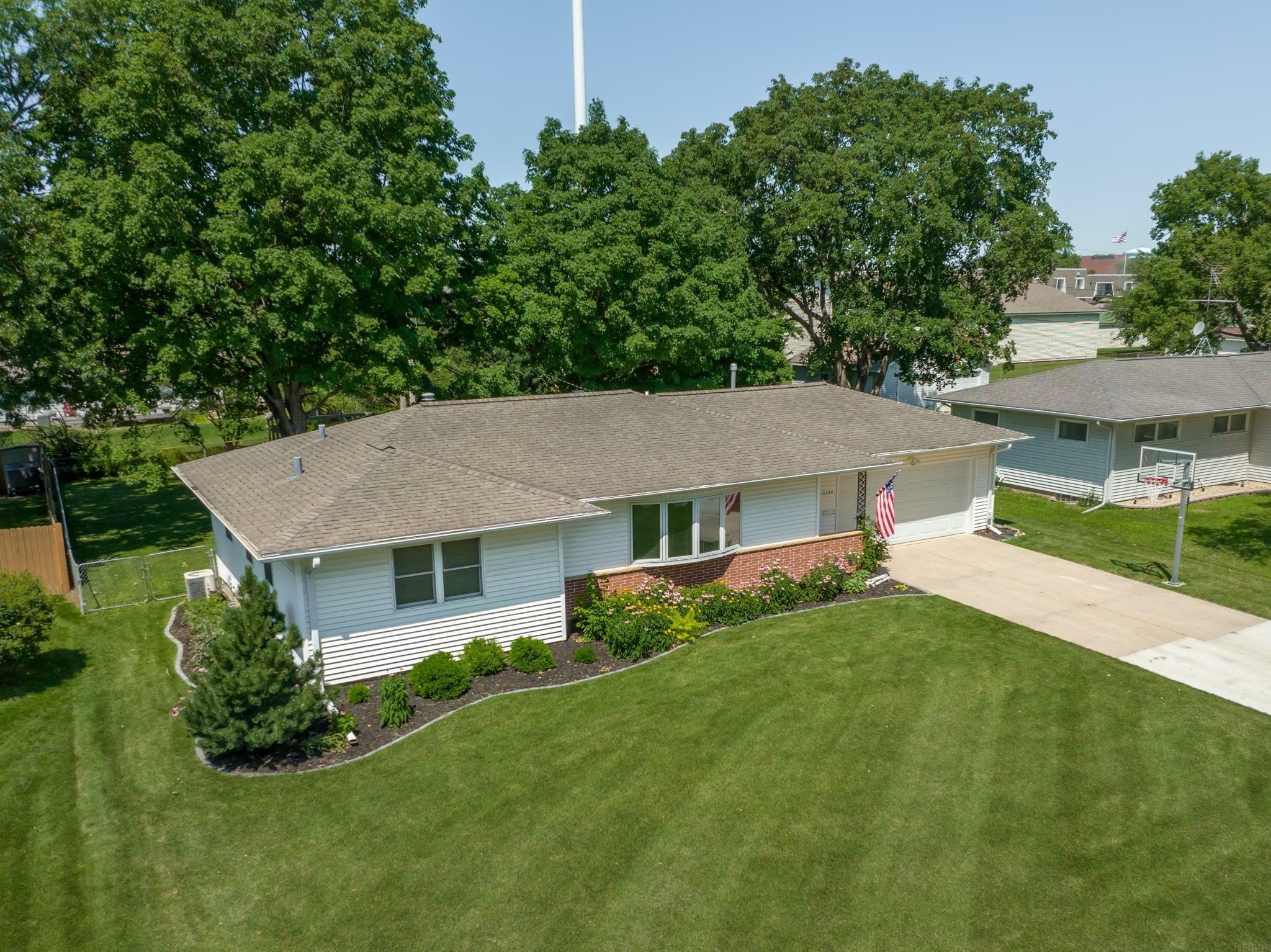 Property Photo:  2724 Barton Avenue  IA 50702 