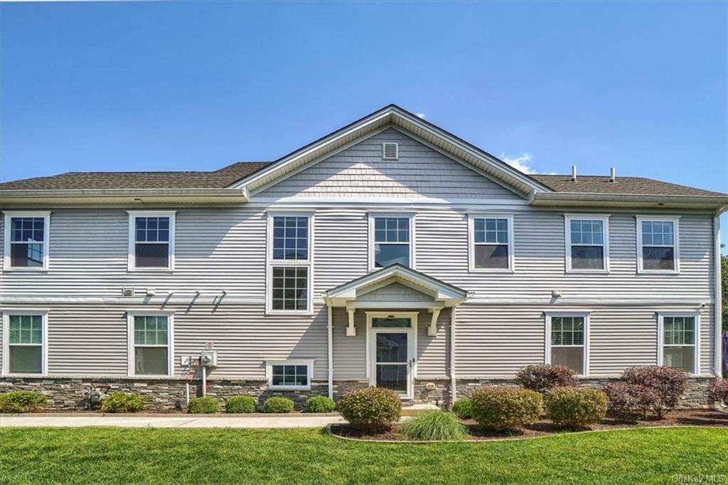 Property Photo:  39 Lindentree Lane  NY 10940 