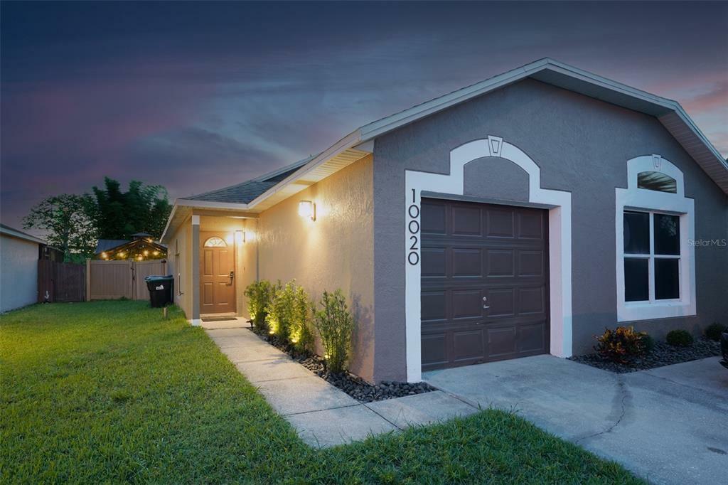 Property Photo: 10020 Tikimber Lane FL 32825