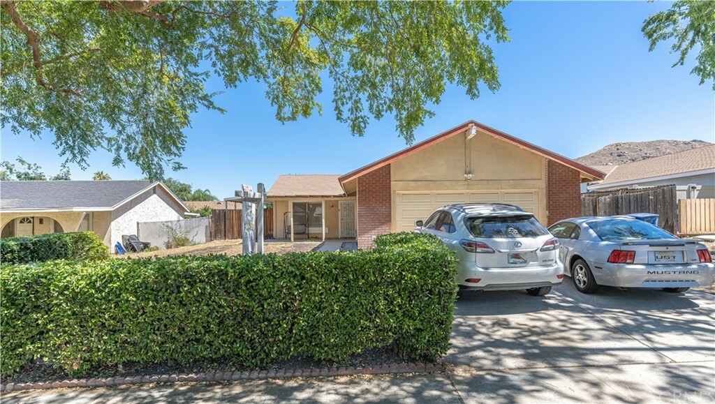 1055 Altura Drive  Riverside CA 92507 photo