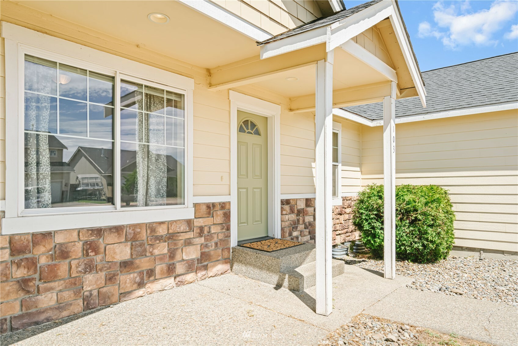 Property Photo:  103 Courtney Court  WA 98926 