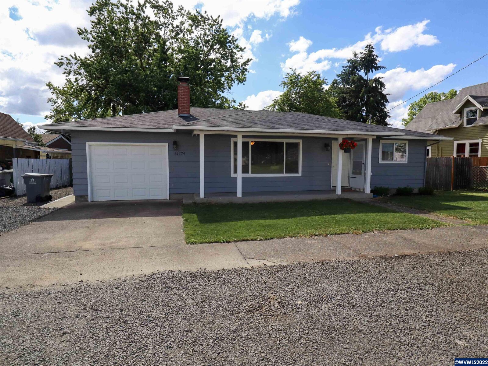 Property Photo: 38794 NW Alder St OR 97374-9413