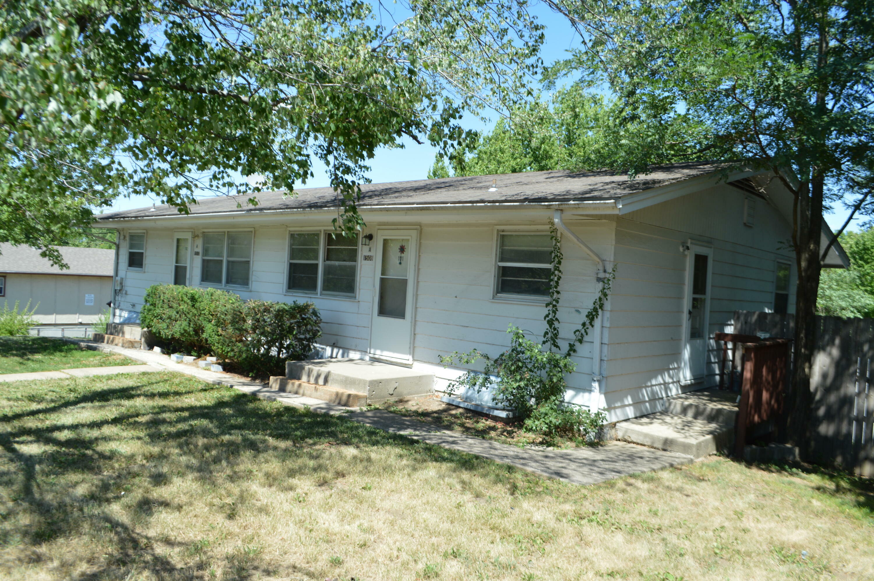 Property Photo:  1508 Fir Pl  MO 65201 