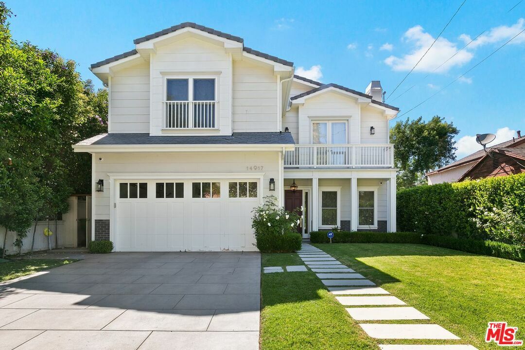 Property Photo: 14917 Valley Vista Blvd CA 91403