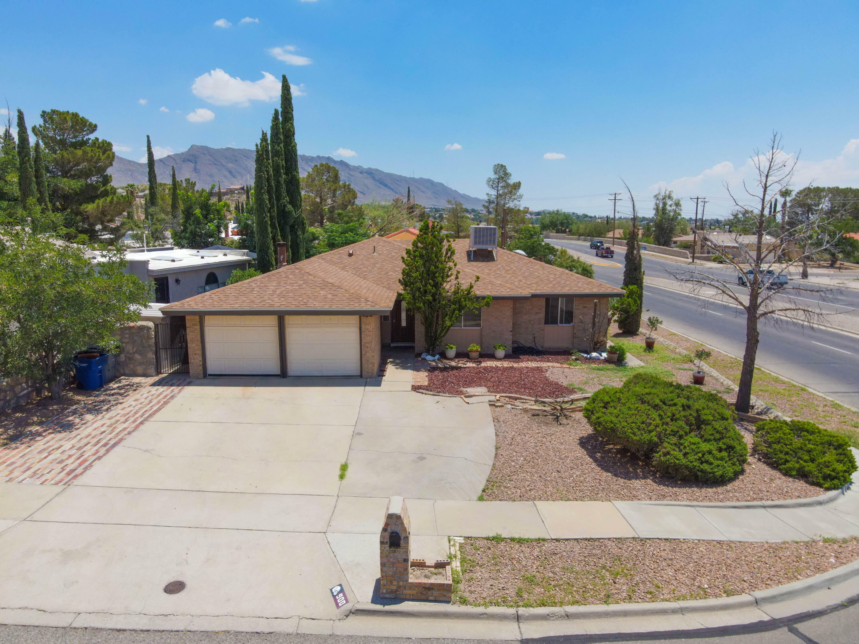 Property Photo:  900 Agua Caliente Drive  TX 79912 