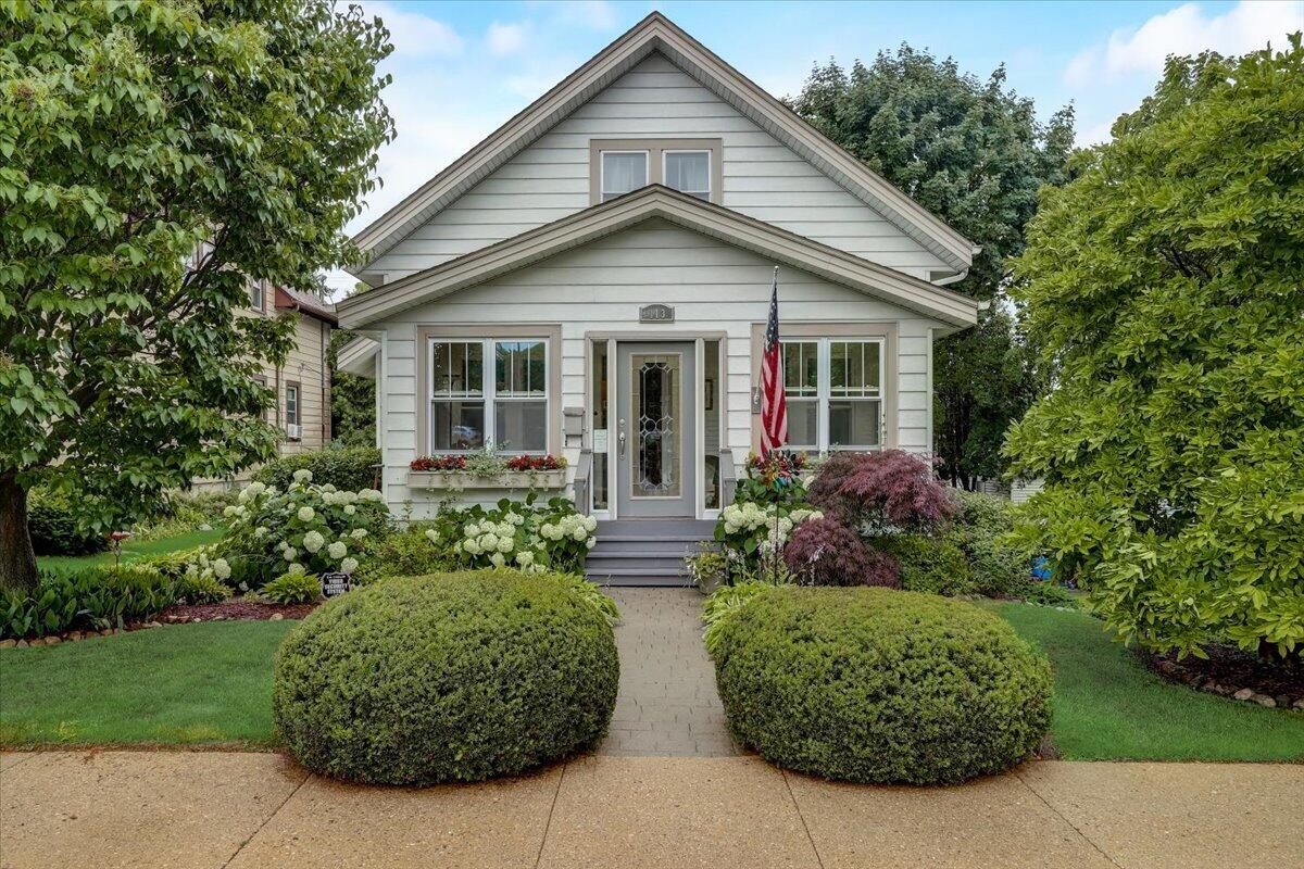 Property Photo:  113 Wilson Ave  WI 53090 