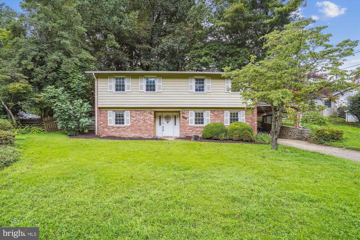 Property Photo:  3802 Ivydale Drive  VA 22003 