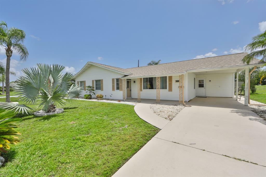 Property Photo:  708 Desert Hills Way  FL 33573 