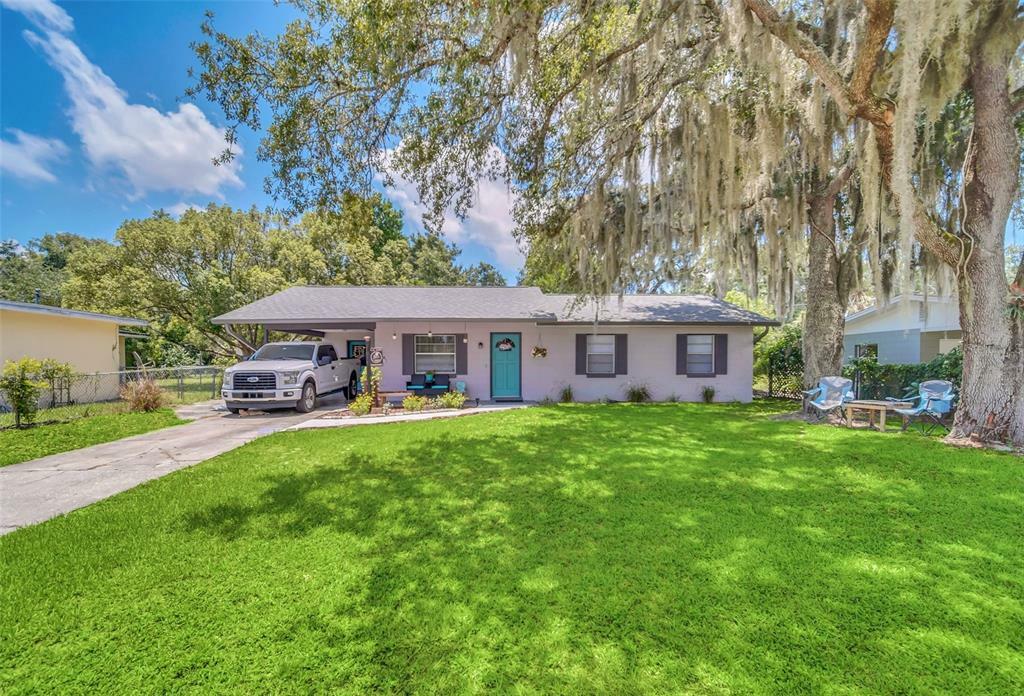 Property Photo:  506 E Hazzard Avenue  FL 32726 