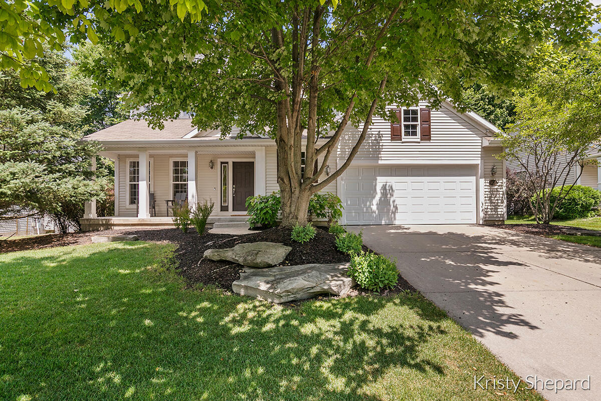 Property Photo:  3523 Long Grove Drive SE  MI 49512 