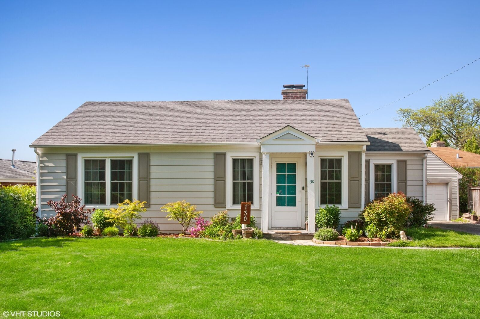 Property Photo:  130 Summit Avenue  IL 60040 