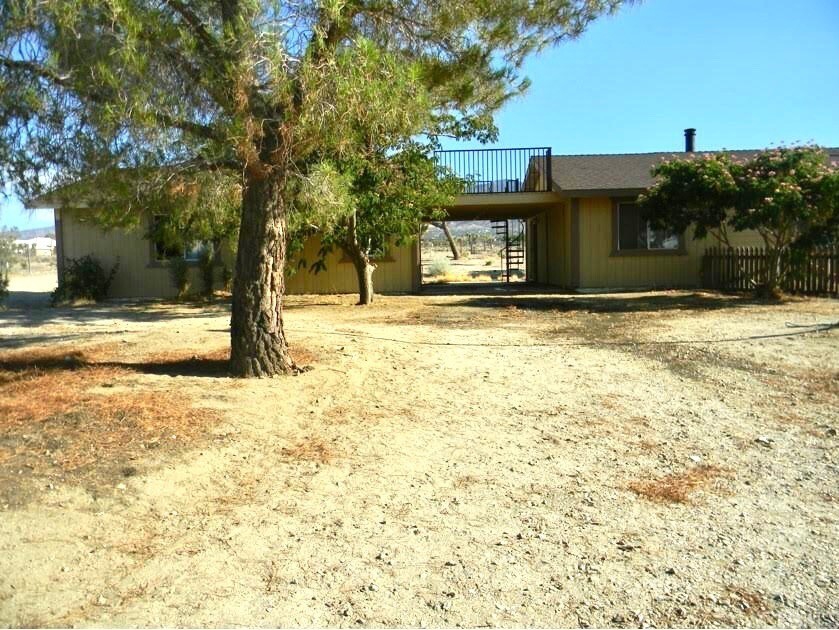 Property Photo: 1173 Del Rosa Road CA 92372