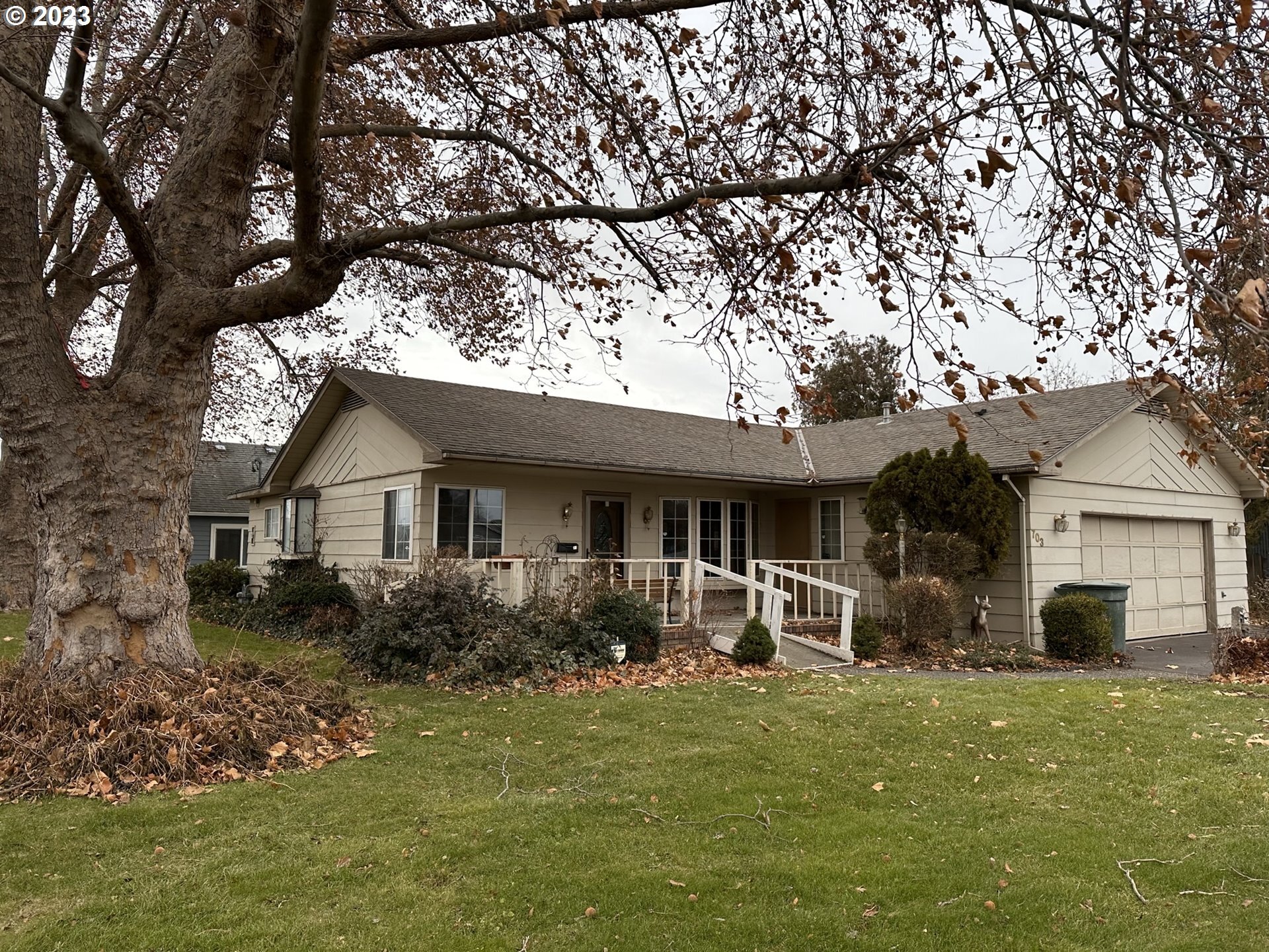 Property Photo: 703 SE Vining St OR 97862
