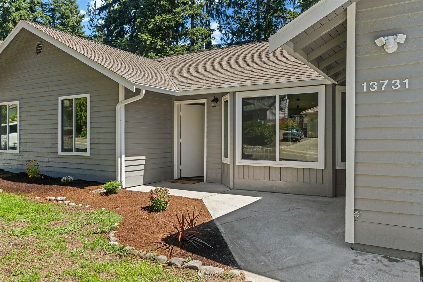 Property Photo:  13731 25th Avenue SE  WA 98012 
