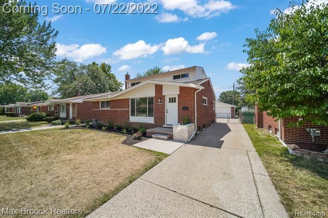 Property Photo: 29495 Tawas Street MI 48071
