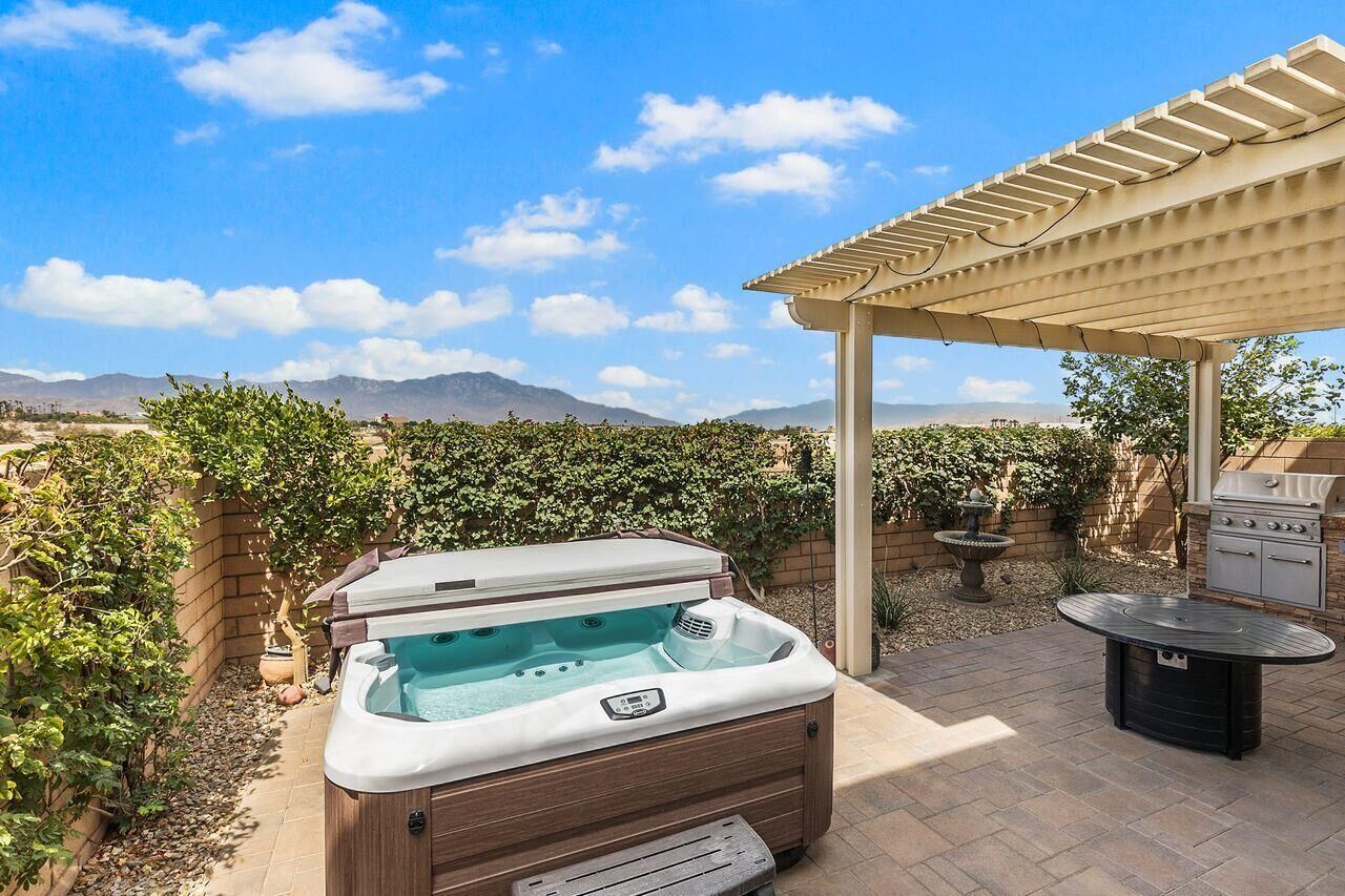 Property Photo: 202 Paseo Gusto CA 92211