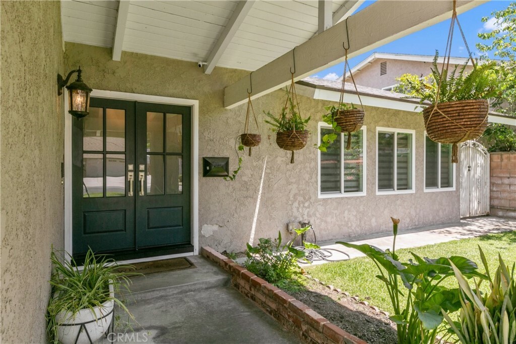 Property Photo:  2020 S Waverly Drive  CA 92802 