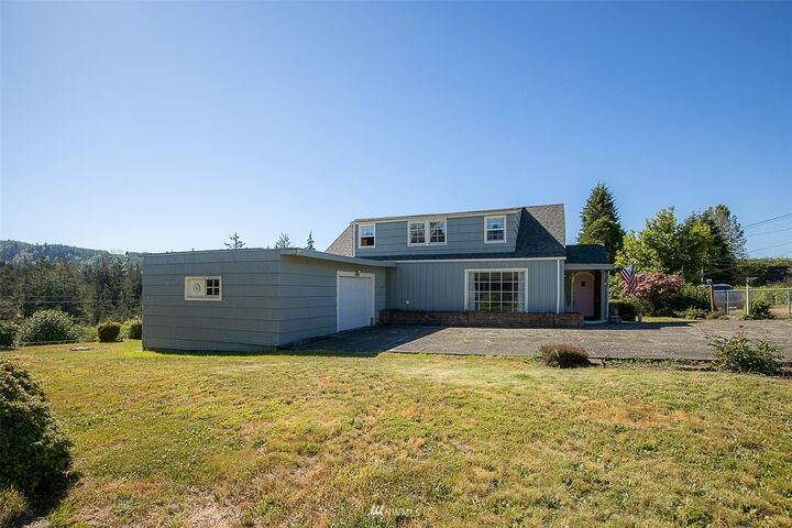 Property Photo:  2626 Bench Drive  WA 98520 
