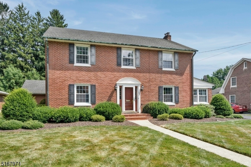 Property Photo:  643 Hillcrest Blvd  NJ 08865 