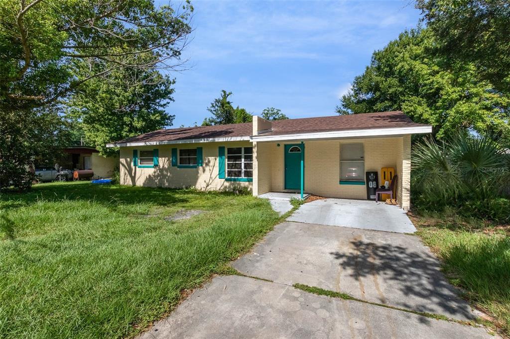 Property Photo: 2220 Savoy Drive FL 32808