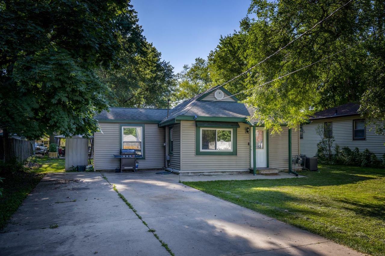 Property Photo:  1601 Lowell St  WI 53545 