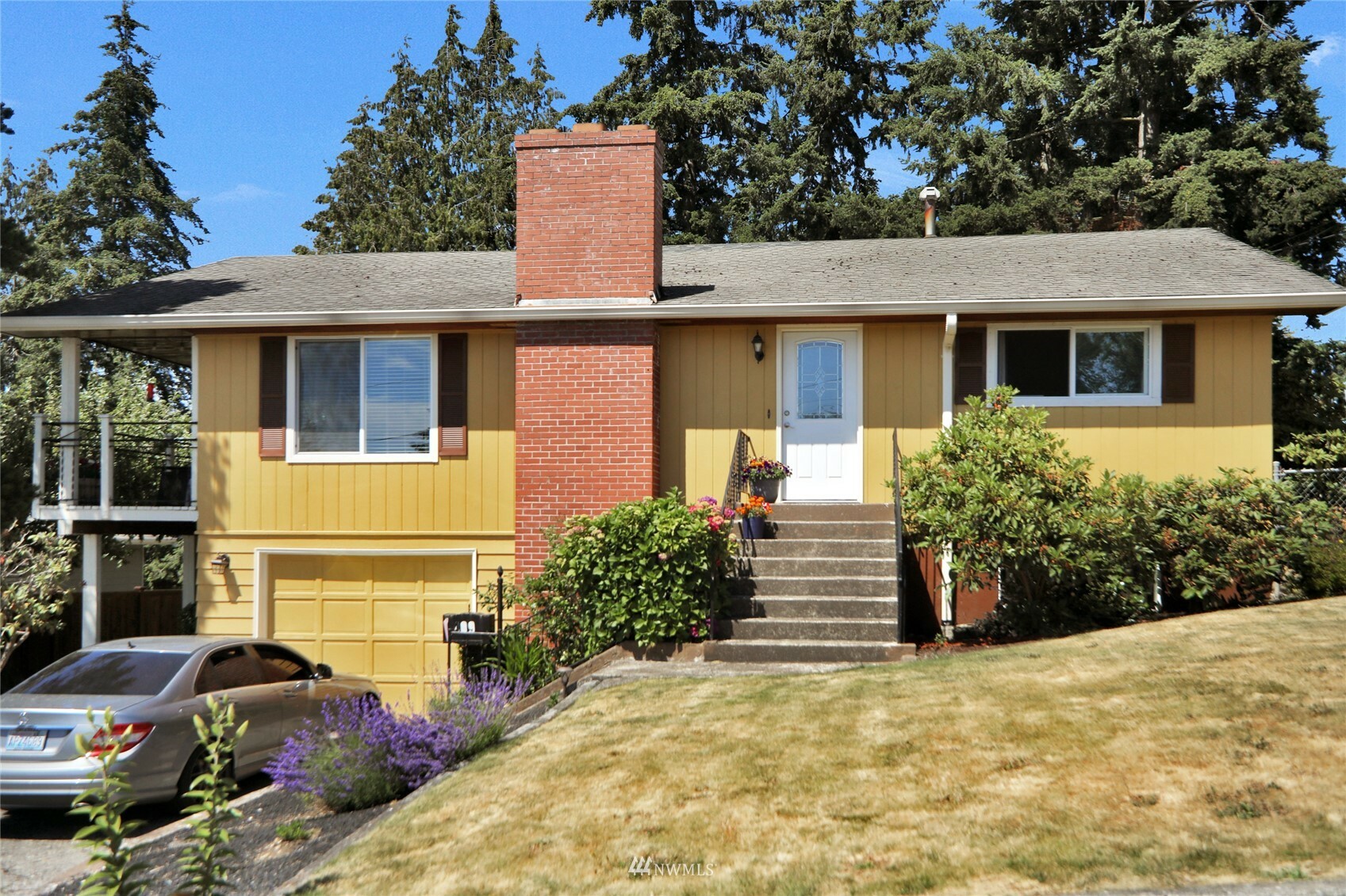 Property Photo:  409 E Cedar Street  WA 98273 