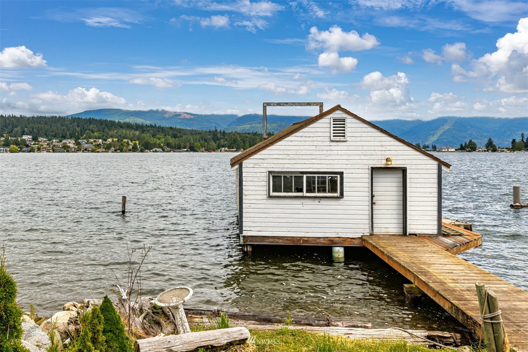 Property Photo:  1824 Lakeside Avenue  WA 98229 