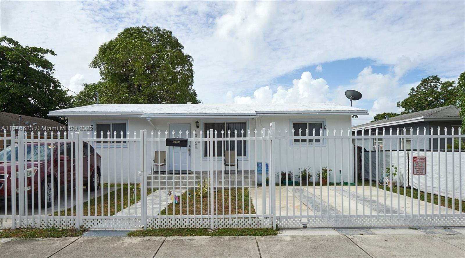 Property Photo:  10350 SW 175th St  FL 33157 