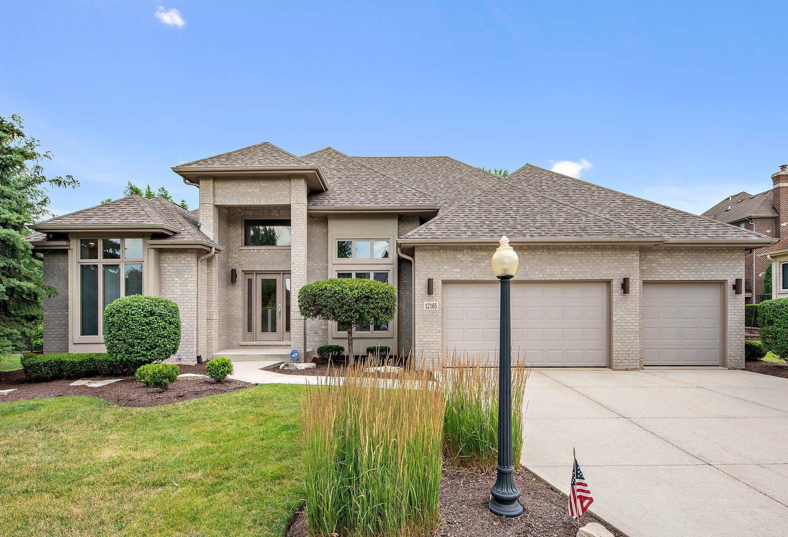 Property Photo: 12165 Oxford Court IL 60439