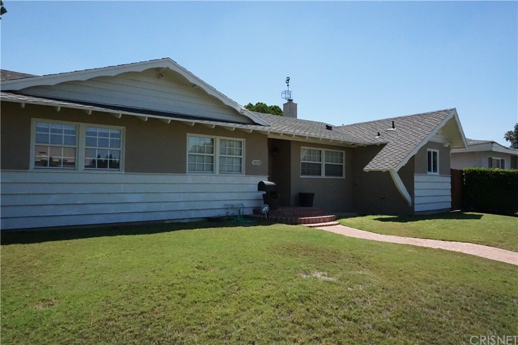 Property Photo: 10328 Louise Avenue CA 91344